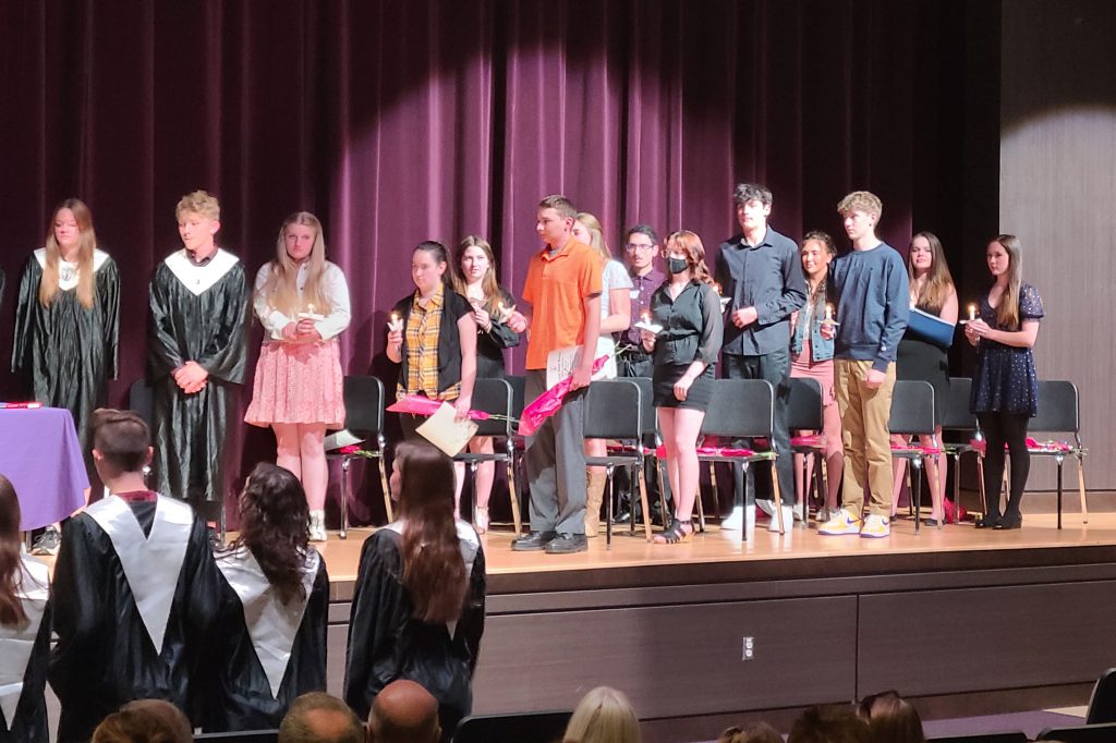 dcs-inducts-new-members-into-national-honor-society-duanesburg